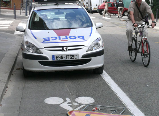 Mais que fait la Police ? Mais que fait la Police ?