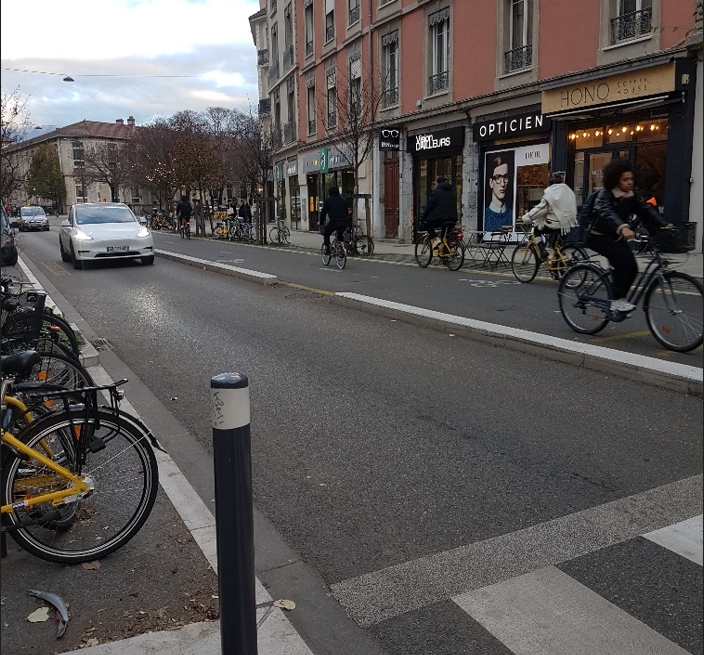 Cours Berriat à sens unique : un premier pas pour redonner de l&rsquo;espace à la vie urbaine