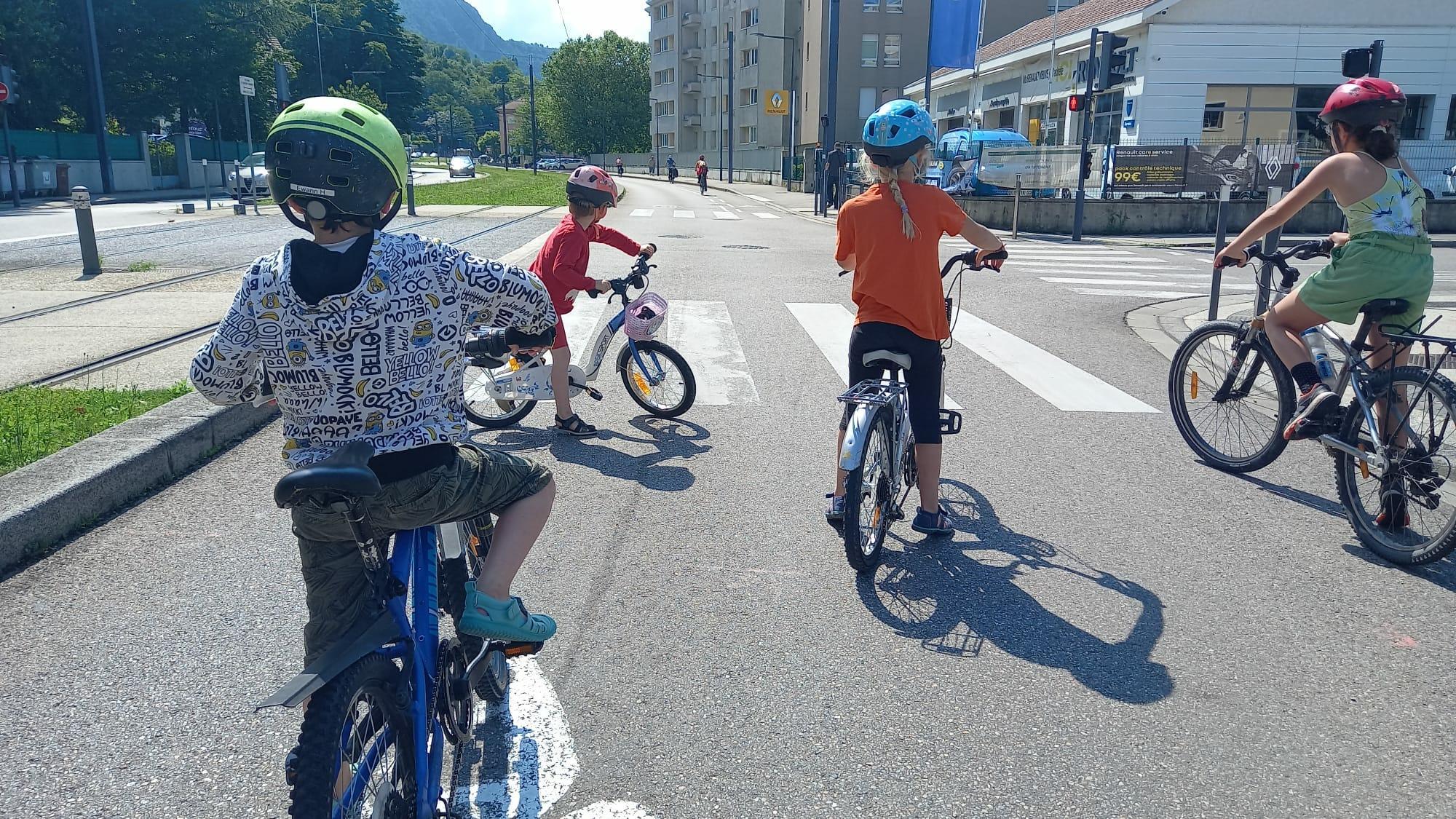 Mai à vélo dans l&rsquo;agglo : l&rsquo;ADTC sera présente aux Fêtes du Vélo de Seyssinet, Pont-de-Claix et Grenoble